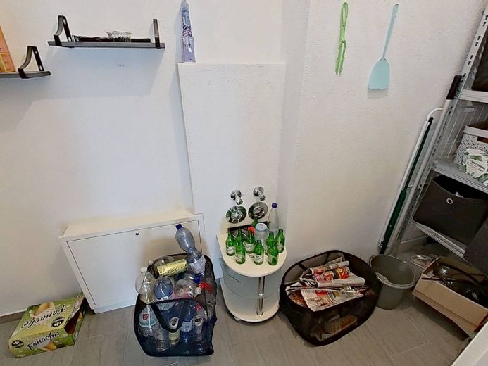 Große 3-Zimmer-Wohnung mit BALKON und EBK in ruhiger Wohnlage – Abstellraum