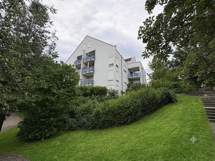 Appartamento soleggiato di 2 locali sullo Ulmer Eselsberg (Blaustein Pfaffenhau) vicino a università/Science-Park senza provvigione – Südseite Haus 25