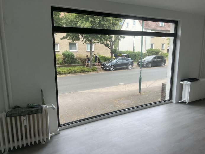 Seelze Zentrum, 2 bina, 4 bağımsız bölüm, birçok olanak – Gewerbe