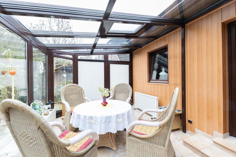 Idyllisches Waldidyll: Sauna, Wintergarten, riesigem Gartenparadies! – Wintergarten