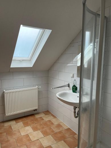 Atractivo apartamento de 2 habitaciones en la última planta en Ludwigshafen am Rhein – Foto 4