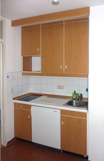 :helle 1-Zimmer-Wohnung mit unverbautem  Bergblick – Küchenzeile