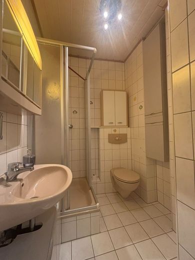 leerstehende möblierte 2-Zimmer-Wohnung mit Balkon im Stadtzentrum von Gera - ca. 47m² zur Kapitalanlage oder Eigennutzung – 260514_ETW_2.OG_rechts_LJS20_G_Bilder_015_Bad