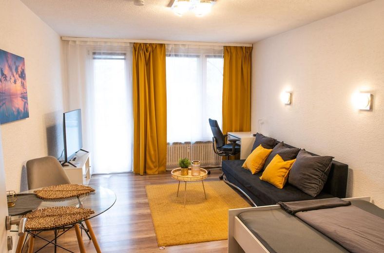 Möblierte 1-Zi Wohnung mit neuer EBK und Balkon in Sindelfingen – Top Ausgestattet und Sauber 