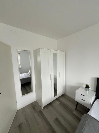 Kleiderschrank