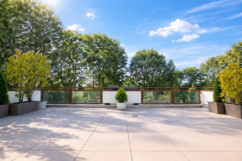 Grüne Oase mit Parkblick