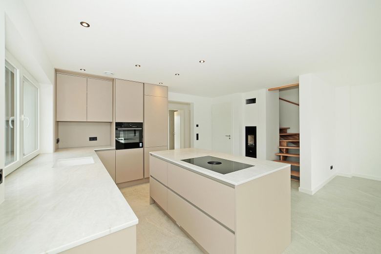 602 m² arsa, stüdyo ve en modern bina teknolojisine sahip seçkin yeni yapım ikiz ev – Fotoğraf 15