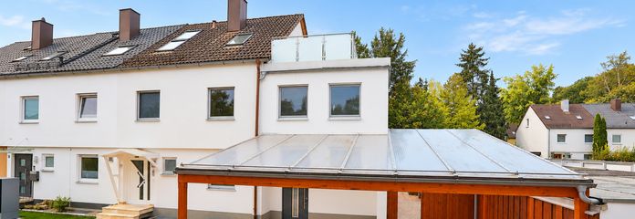 Spaziosa casa a schiera di testa con circa 205 m² di superficie abitabile e ampio giardino – senza commissioni