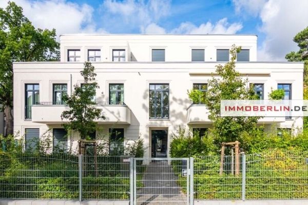 IMMOBERLIN.DE - Großzügige familienfreundliche Wohnung mit Balkon, Loggia & stilvollem Ambiente