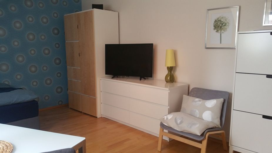 ** Möbl. Apartment in WI-Nordenstadt inkl. Wäscheservice - einfach einziehen - Komplettmiete – Zimmer