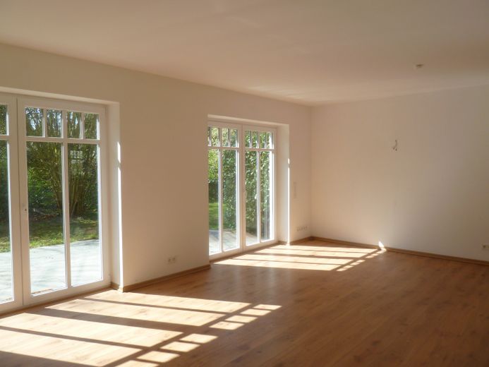 Wohnzimmer mit Terrasse