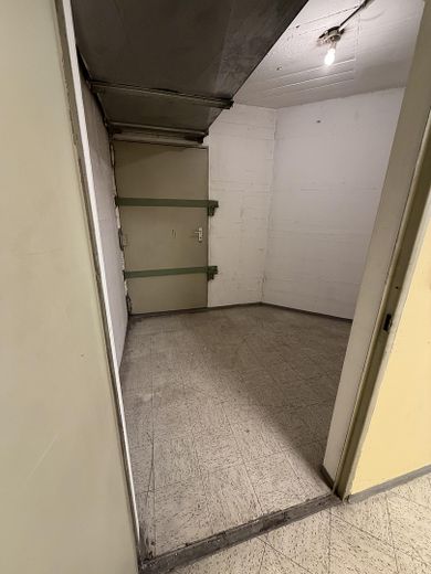 Hobby room | workshop | storage room with optional garage parking space in Munich Bogenhausen – Schleuse