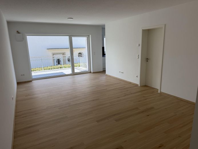 Nouveau projet haut de gamme : 3-4 pièces avec faibles charges (bâtiment KFW55) – 4-Zi Woi 1.OG rechts