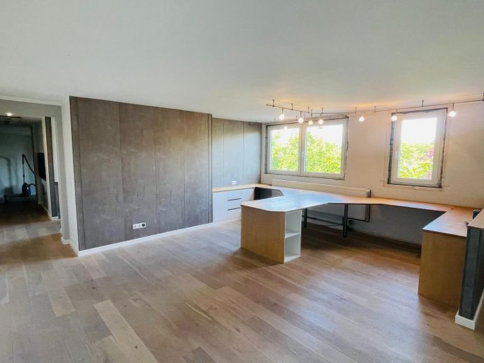 NUOVO! 875 m² di superficie commerciale – RISTRUTTURATA E SENZA PROVVIGIONE | Visitatela subito! – Foto 16