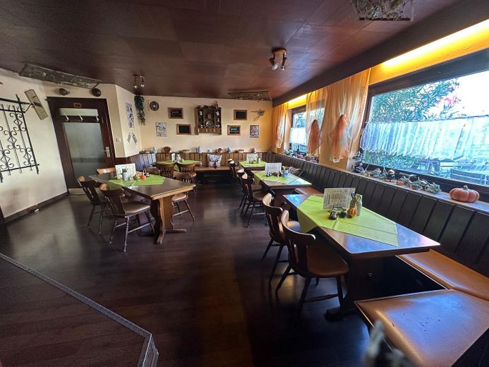 Sprzedaż dawnego lokalu użytkowego od osoby prywatnej – do dowolnej aranżacji, bez pośrednika – cena do uzgodnienia – Nebenzimmer