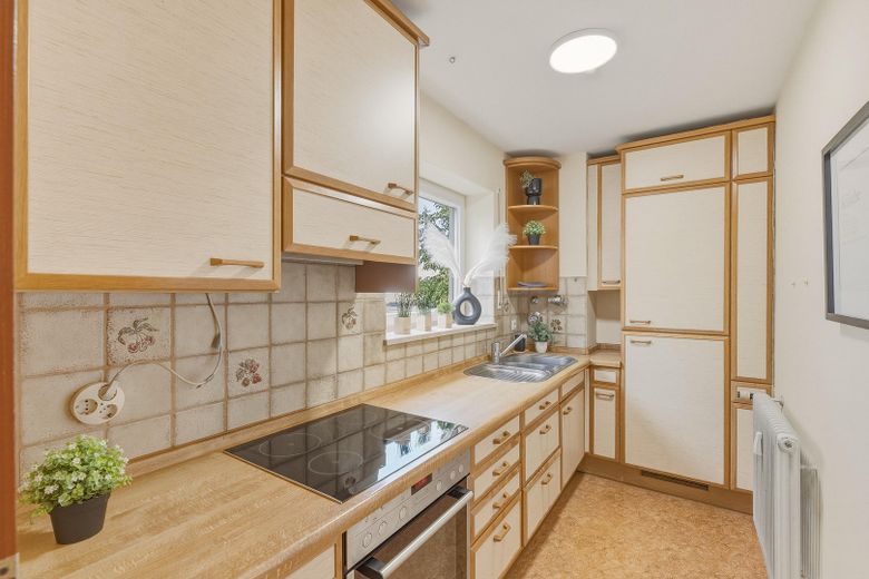 Entrare e sentirsi a casa: appartamento di 2,5 locali libero da subito a Ulm-Wiblingen – Küche