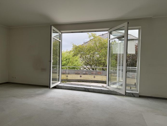 Maisonette-Wohnung Golf-Wohnpark Stolper Heide – Wohnzimmer 1. OG, Balkon