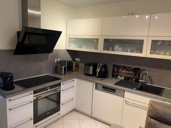 فيلا مدينة حديثة مع 3 وحدات | 314 م² | 8 مواقف سيارات | بادربورن وسط المدينة – Küche Wohnung 1