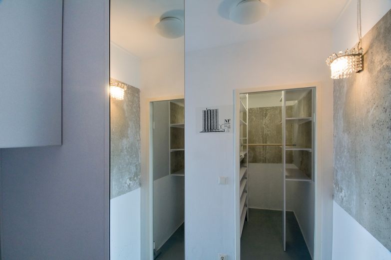LOKALIZACJA, LOKALIZACJA, LOKALIZACJA — MIESZKANIE Z PANORAMĄ BERLINA. – ZWEIMAL RAUM 