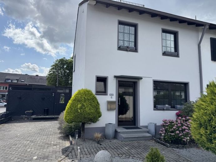 Ansprechendes, gepflegtes Reihenendhaus mit Garten auf 468 m² Grundstück in Saarlouis-Beaumaris – Foto 1