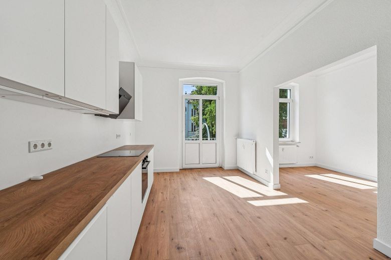 PROVISIONSFREIE renditestarke Kapitalanlage mit Aufteilungspotenzial und modernisierten Wohnungen – Wohnung 1 OG links