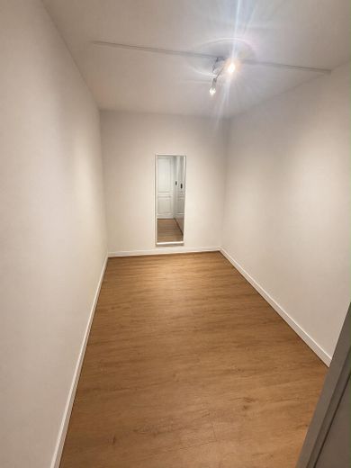 Appartement exclusif de 4 pièces dans la vieille ville avec terrasse sur le toit | Climatisation | Pompe à chaleur – Ankleide