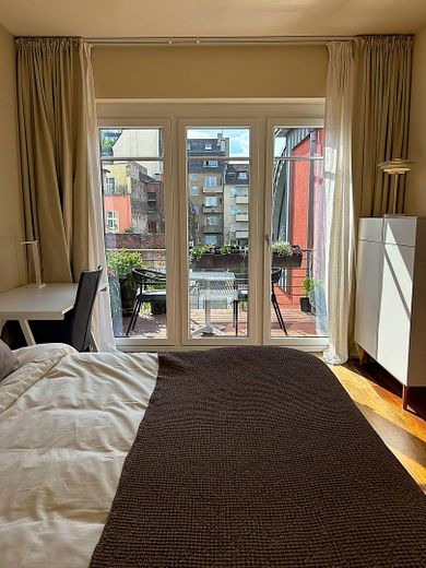 Penthouse exclusif dans le quartier belge – Un logement meublé avec style, calme et lumière – Großes Schlafzimmer