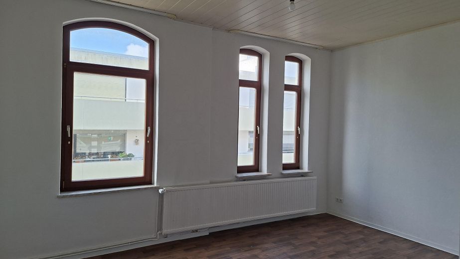 Do wynajęcia piękne 3-pokojowe mieszkanie w centralnej lokalizacji – Wohnzimmer