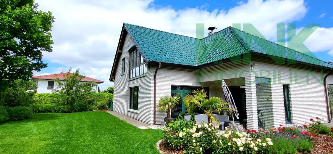 Haus vom Garten aus