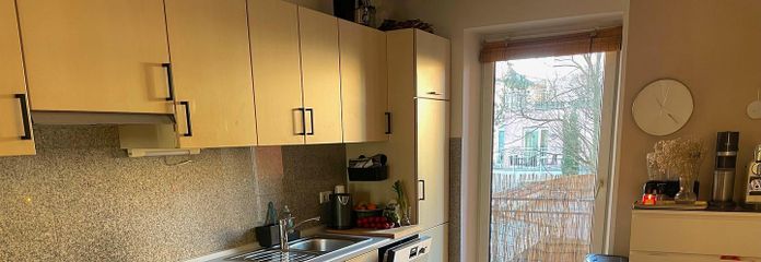 2,5 Zimmer hell, charmant, zentral mit  West-Südbalkon in München Laim – Wohnküche mit Balkon
