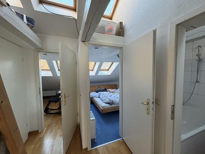 Luminoso apartamento ático junto a Paulinenplatz – Flur