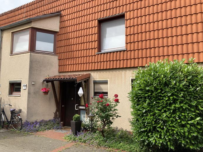 Behagliches Reihenhaus mit Garten – Foto 1