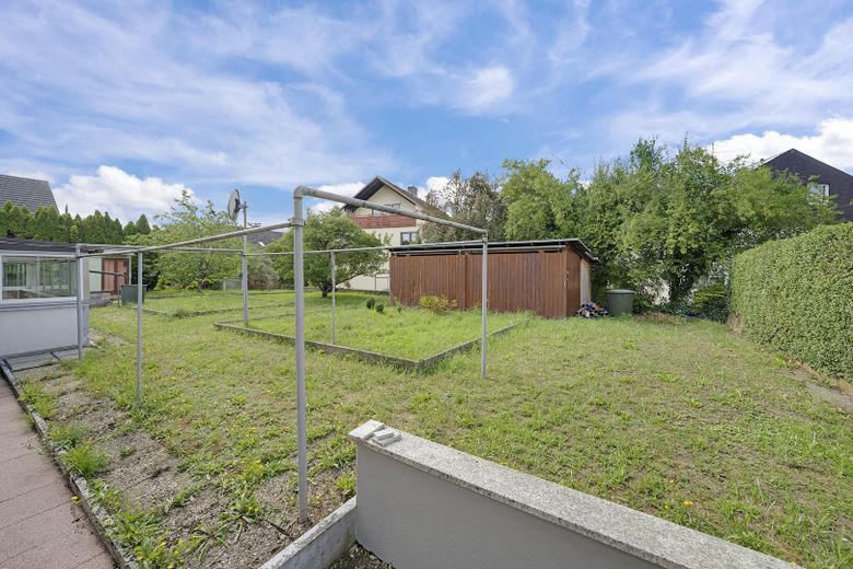 Modernisiertes Mehrgenerationenhaus mit zwei Einheiten in Bad Neustadt-Herschfeld – Garten