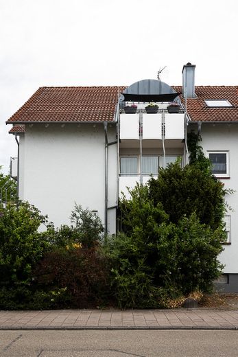 Helle 2-Zimmer-Dachgeschosswohnung mit Loggia – in gepflegtem Mehrfamilienhaus – Ansicht Süd