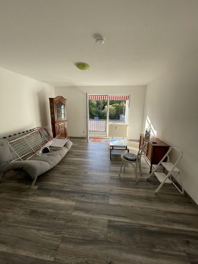 NEU renoviertes Appartement mit großem Balkon und EBK – Schlaf-/Wohnzimmer