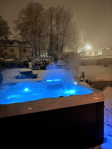 Neuwertige Exklusive Etagen-/Terrassenwohnungen (124 m²)  - provisionsfrei von privat – Exklusiv - Whirlpool 