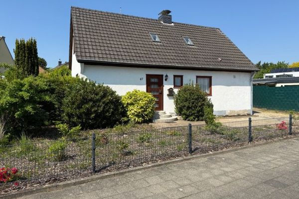 freistehendes Einfamilienhaus mit Garage in ruhiger Wohngegend mit zusätzlichem Baugrundstück