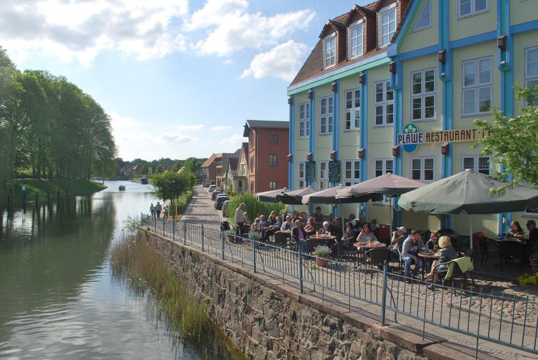 Plau am See m. vielen Cafés...