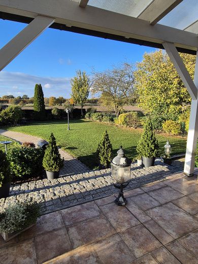 Mansarddachhaus mit Einliegerbereich zum Kauf – Der Garten