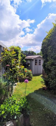 Südgarten mit Gartenhaus