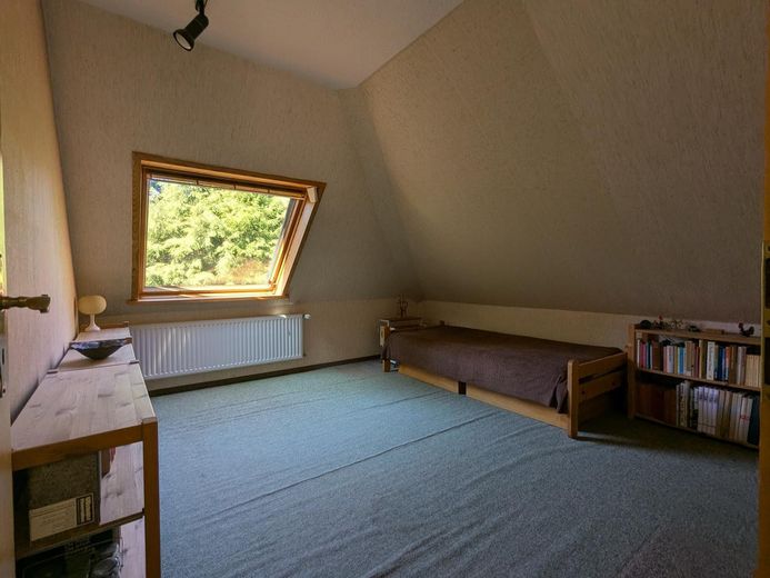 Wald, Stadtnähe und viel Platz in Hamburg-Hausbruch – Zimmer 3 im Dachgeschoss