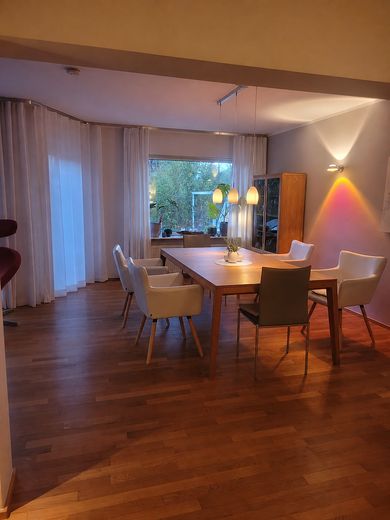 Bergstraße'daki Lorsch'ta galeri ve asma katlı yüksek kaliteli yarı müstakil ev – Esszimmer