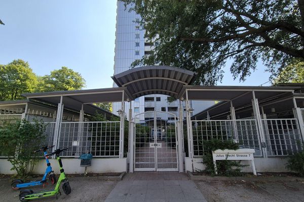 एल्बे-शॉपिंग सेंटर के ठीक बगल में निवेश या स्वयं उपयोग के लिए 1-कमरे का स्वामित्व वाला अपार्टमेंट (तुरंत खाली)