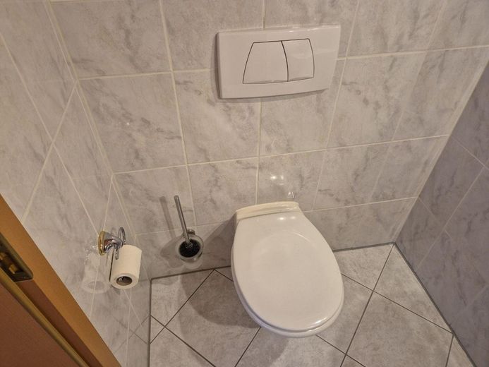 Schöne 3- ZKBB Wohnung (1.OG) mit 108 qm in Habichtswald OT Ehlen zu vermieten – Gäste WC