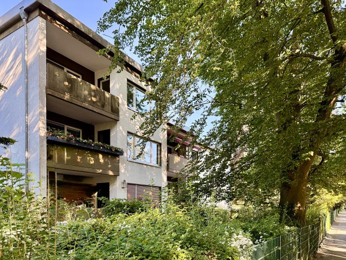 Wannsee · Erstbezug nach Kernsanierung · 3-Zi-Wohnung mit Süd-West-Balkon im Grünen · provisionsfrei – Gebäudeansicht