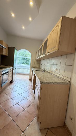 Zehlendorf: 3 habitaciones libres de comisión, en excelente estado, cerca del parque Laehr – Küche