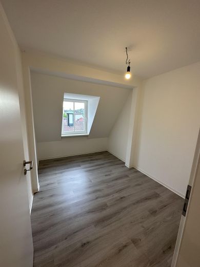 Kernsanierte 8-Zimmer Wohnung - Blick über Pforzheim – Zimmer 1
