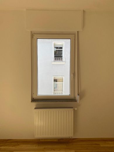 Alle Fenster mit Rollläden