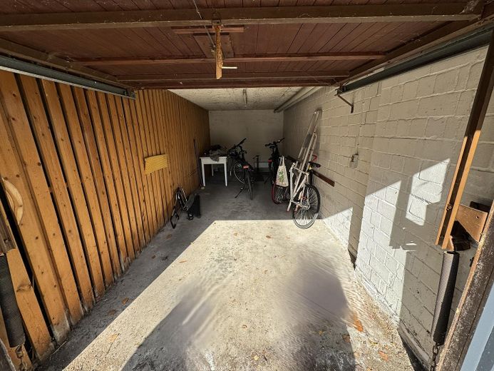 Bahçe kullanımlı ve garaj park yerli, ışık dolu müstakil daire – Garage