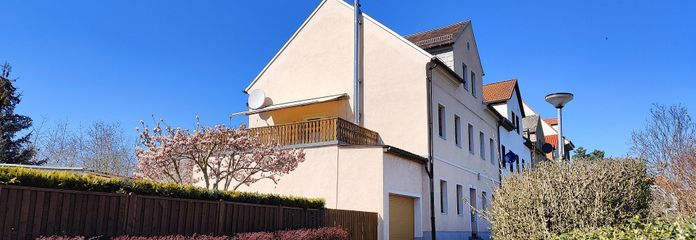 Detached house with roof terrace, garage, sauna, outbuilding, granny flat – Vorderansicht